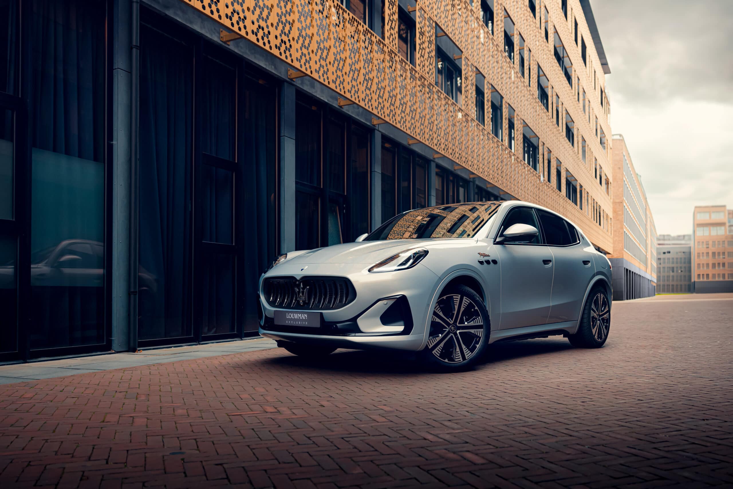 Louwman Exclusive luxury automotive dealership website design